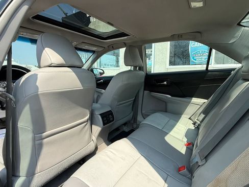 Used 2014 Toyota Camry XLE w/ Leather Package image 12