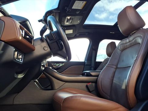 Used 2023 Lincoln Aviator Grand Touring w/ Elements Package Plus image 25