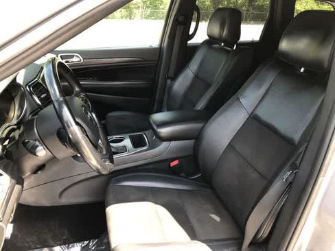 Certified 2021 Jeep Grand Cherokee Laredo X RWD image 10