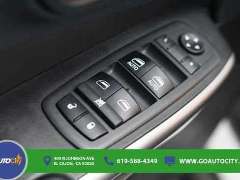 Used 2019 Jeep Cherokee Limited AWD/4WD image 18