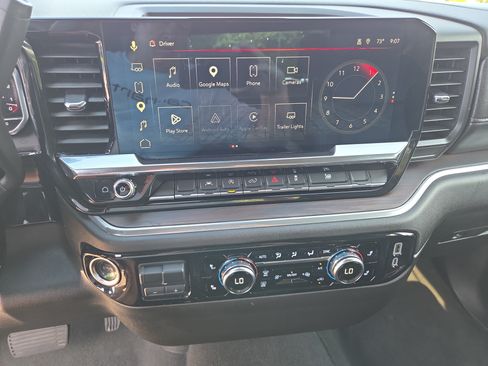 Used 2025 GMC Sierra 1500 SLT AWD/4WD image 26