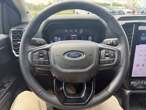 Used 2025 Ford Ranger Lariat w/ Trailer Tow Package AWD/4WD image 38