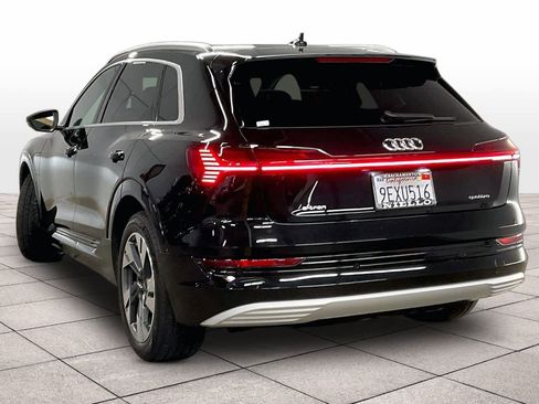 Used 2023 Audi e-tron Premium Plus w/ Premium Plus Package image 13