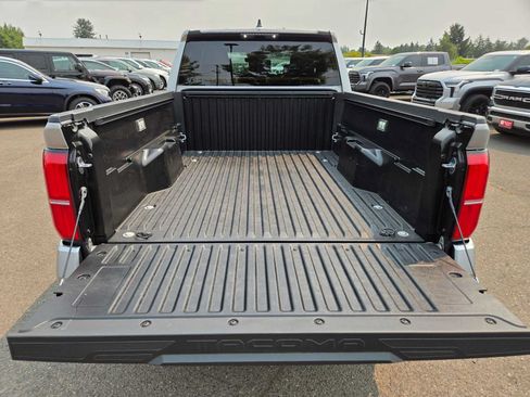 Certified 2026 Toyota Tacoma SR5 AWD/4WD image 10