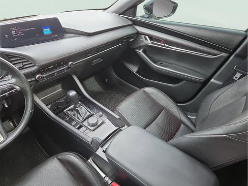 Used 2024 MAZDA MAZDA3 Hatchback w/Premium Plus Pkg image 12