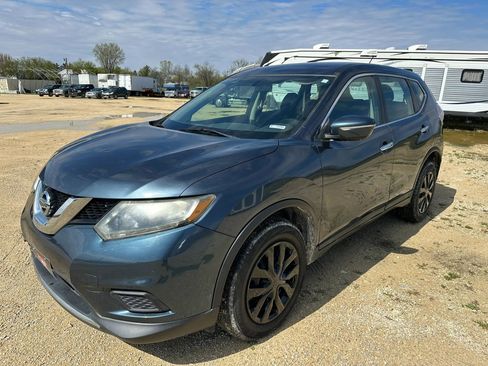 Used 2014 Nissan Rogue S AWD/4WD image 2