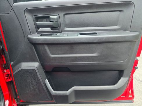 Used 2017 RAM 2500 Tradesman w/ Chrome Appearance Group image 19