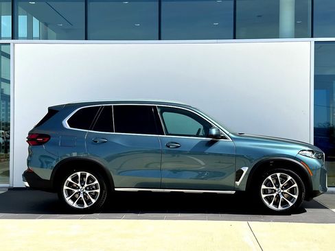 New 2026 BMW X5 sDrive40i w/ Climate Comfort Package image 3