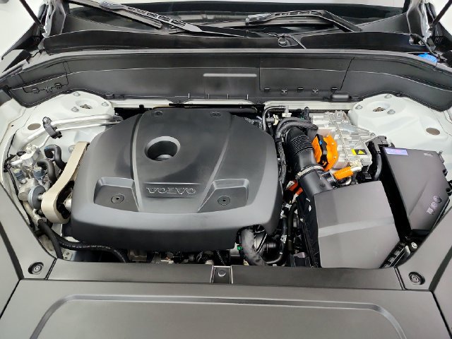 Certified 2025 Volvo XC90 T8 Ultra w/ Protection Package AWD/4WD image 36