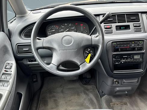 Used 1998 Isuzu Oasis S FWD image 27