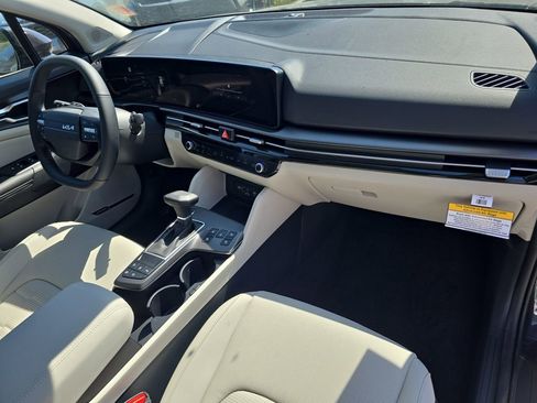 New 2026 Kia Sportage SX FWD image 12