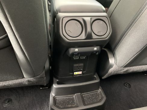 Used 2023 Jeep Wrangler Unlimited w/ Sun & Screen Package AWD/4WD image 33