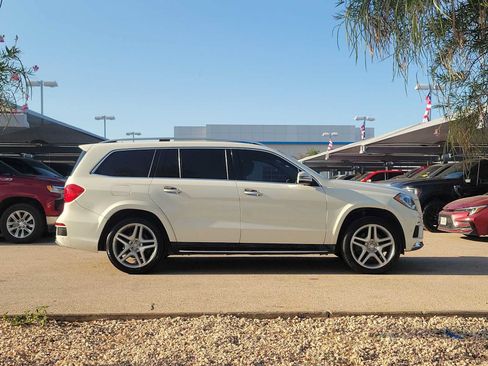 Used 2013 Mercedes-Benz GL 550 4MATIC image 9