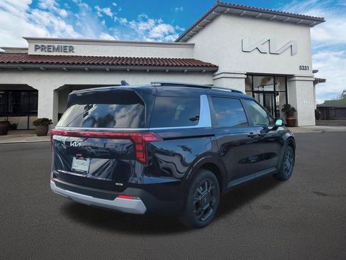New 2026 Kia Carnival EX FWD image 8