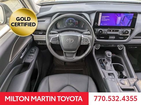 Certified 2025 Toyota Grand Highlander AWD image 15
