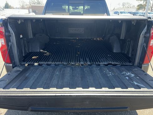 Used 2021 Chevrolet Silverado 1500 LT w/ Convenience Package II image 10