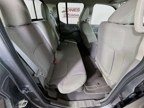 Certified 2020 Nissan Frontier SV w/ Midnight Edition Floor Mats image 30