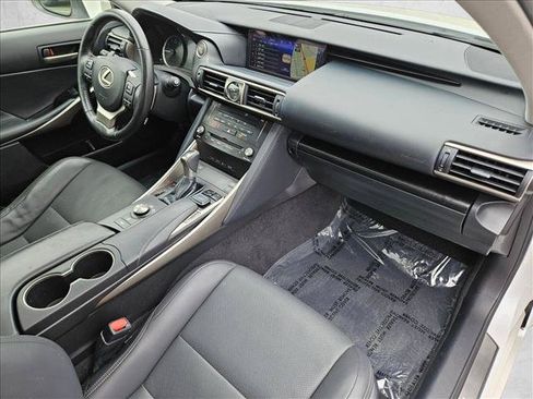Used 2018 Lexus IS 300 w/ Comfort Package RWD image 19