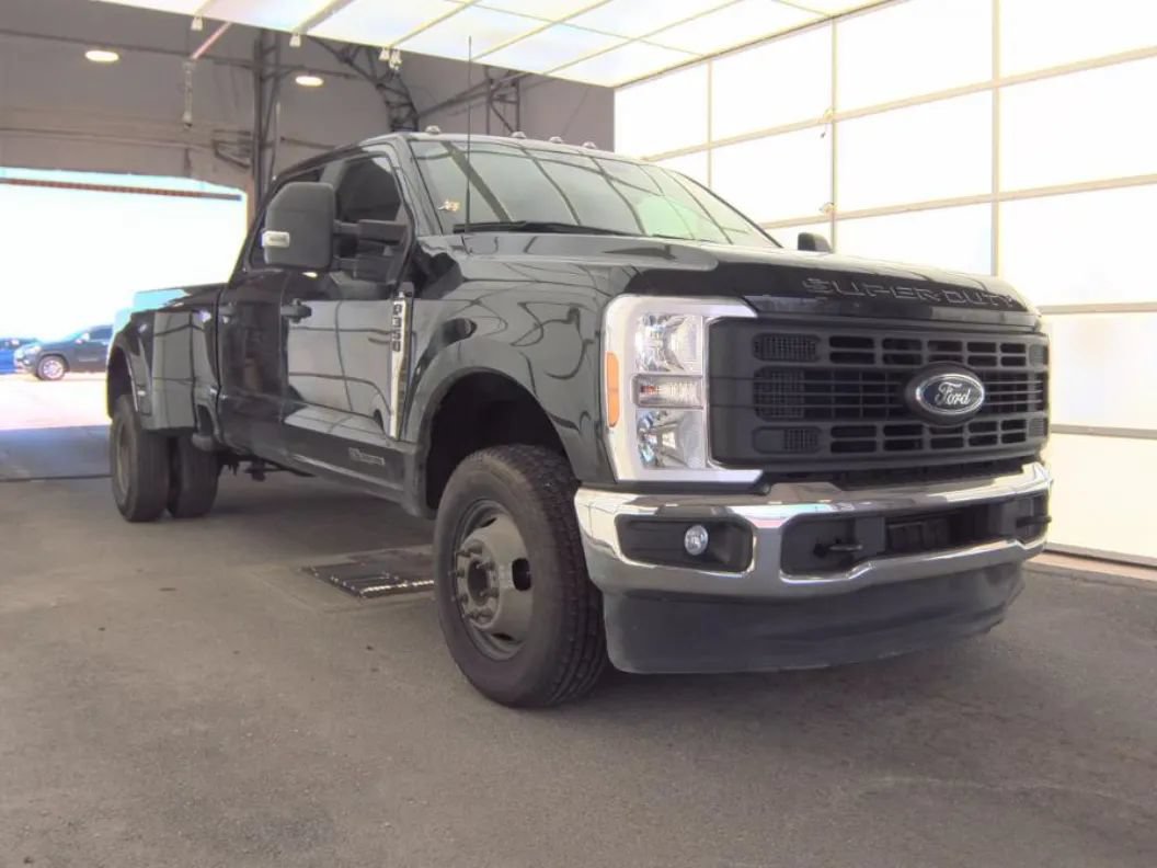 Used 2023 Ford F350 XL w/ XL Driver Assist Package AWD/4WD image 5