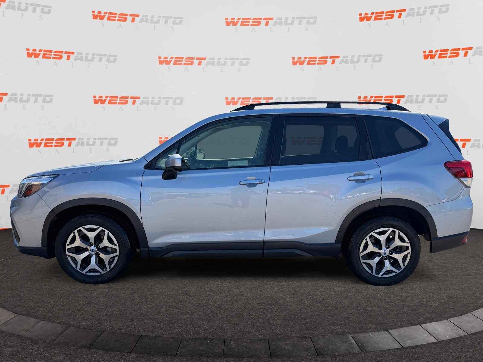 Used 2020 Subaru Forester Premium AWD/4WD image 2