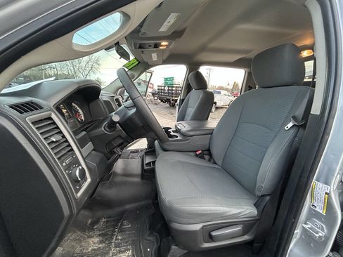 Used 2018 RAM 3500 Tradesman w/ Chrome Appearance Group image 12