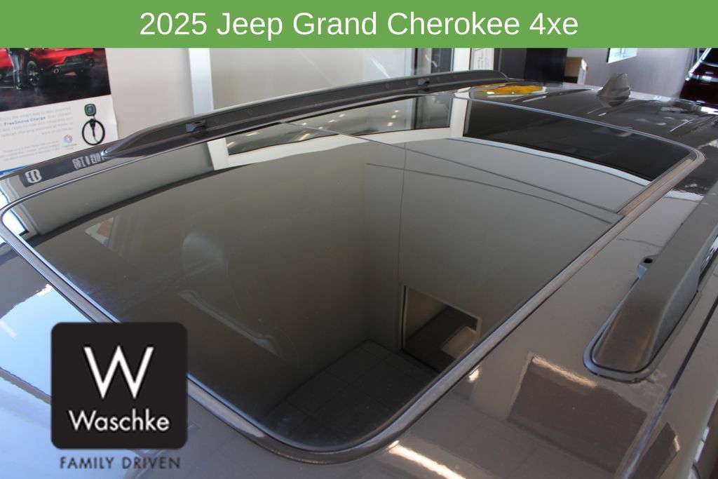 New 2025 Jeep Grand Cherokee Limited 4xe w/ Trailer Tow Package AWD/4WD image 9