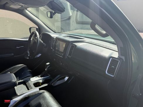 Used 2023 Nissan Frontier SV w/ SV Premium Package RWD image 15