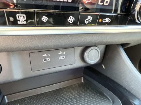 Used 2024 Nissan Rogue SV AWD/4WD image 33