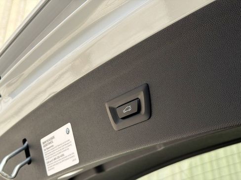 Used 2024 BMW iX xDrive50 w/ Premium Package image 10