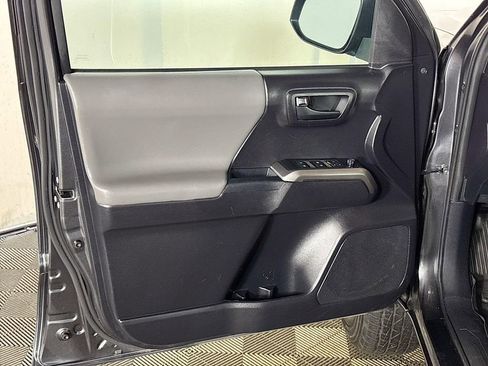 Used 2019 Toyota Tacoma SR5 image 10