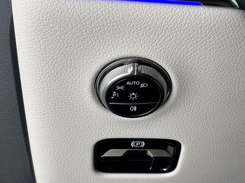 Used 2025 Mercedes-Benz GLC 300 4MATIC image 20