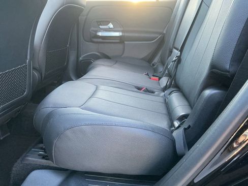 Used 2022 Mercedes-Benz GLB 250 image 19