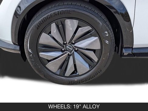 Used 2024 Nissan Ariya AWD image 11