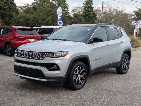 Used 2024 Jeep Compass Limited image 7