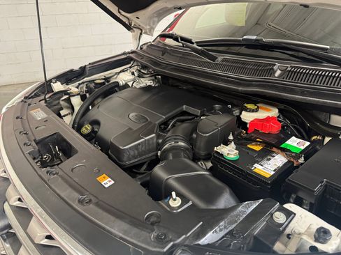 Used 2016 Ford Explorer XLT w/ Equipment Group 202A image 22