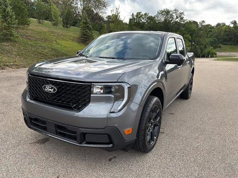 New 2025 Ford Maverick Lariat w/ Black Appearance Package image 8