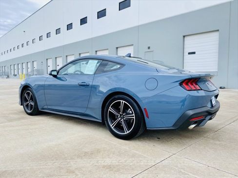 Used 2025 Ford Mustang Coupe image 7