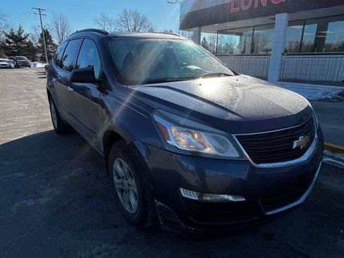 Used 2014 Chevrolet Traverse LS image 2