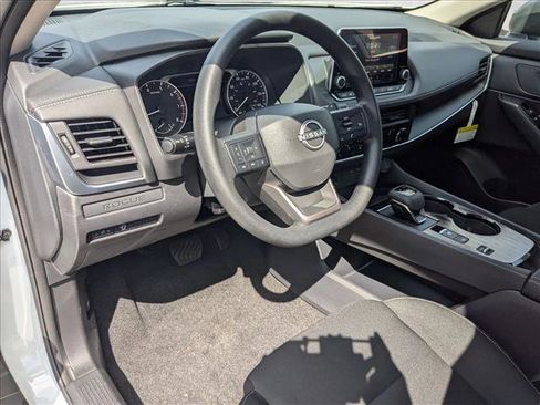 New 2025 Nissan Rogue S image 3