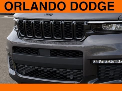 New 2025 Jeep Grand Cherokee L Limited w/ Luxury Tech Group II RWD image 11