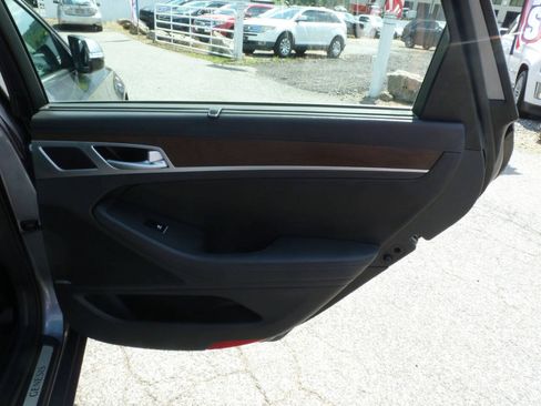 Used 2015 Hyundai Genesis 5.0 RWD image 36