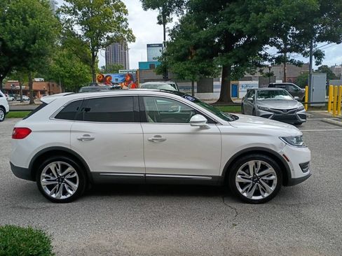 Used 2018 Lincoln MKX Reserve AWD/4WD image 2
