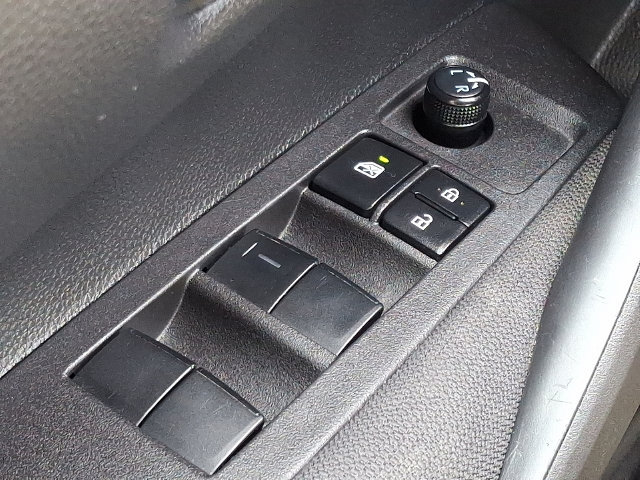 Used 2025 Toyota Corolla LE FWD image 26