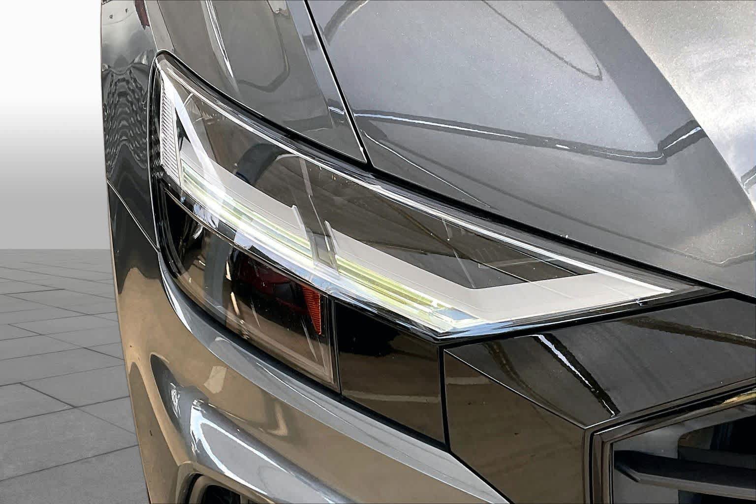 Used 2019 Audi Q8 Premium Plus w/ Premium Plus AWD/4WD image 27
