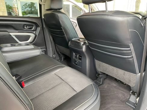 Used 2017 Nissan Titan PRO-4X AWD/4WD image 19