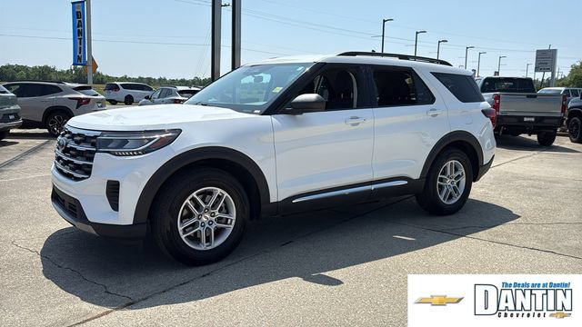 Used 2025 Ford Explorer Active RWD image 3