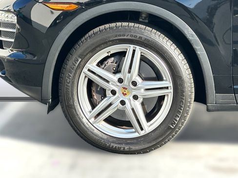 Used 2014 Porsche Cayenne Platinum Edition image 11