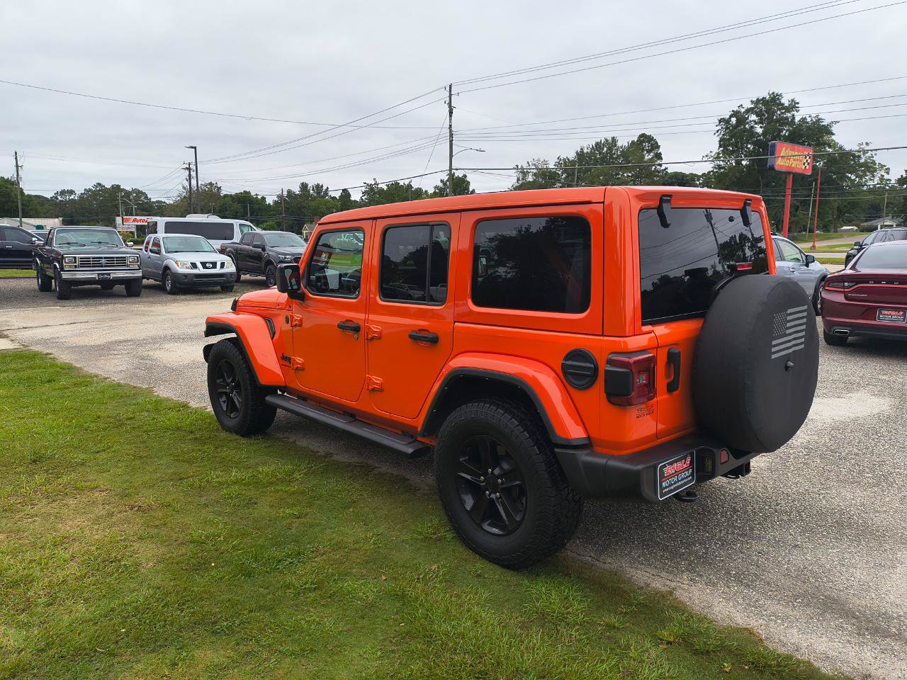 Used 2023 Jeep Wrangler Unlimited Sahara AWD/4WD image 6