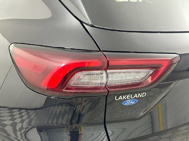 Used 2025 Ford Escape SE w/ PHEV Premium Package FWD image 24