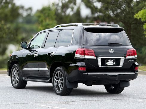 Used 2015 Lexus LX 570 4WD w/ Luxury Package image 6